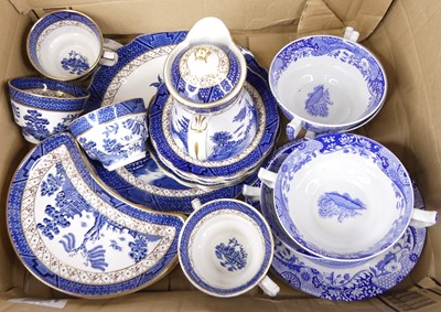 Lot 87 - A collection of Willow pattern transfer...