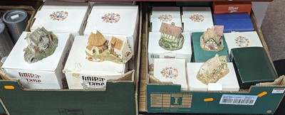 Lot 92 - A collection of Lilliput Lane cottage...
