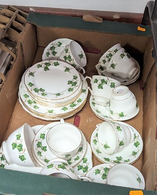 Lot 110 - A collection of Colclough Ivy pattern...