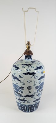 Lot 133 - A Chinese blue & white porcelain table lamp,...