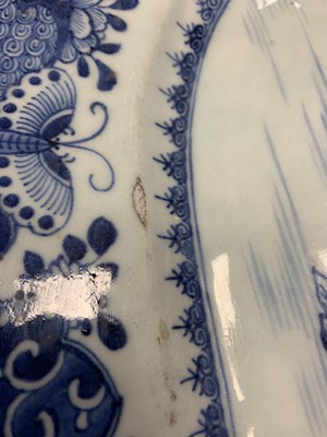 Lot 157 - An 18th century Chinese blue & white porcelain...