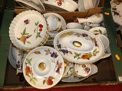 Lot 196 - An extensive collection of Royal Worcester...