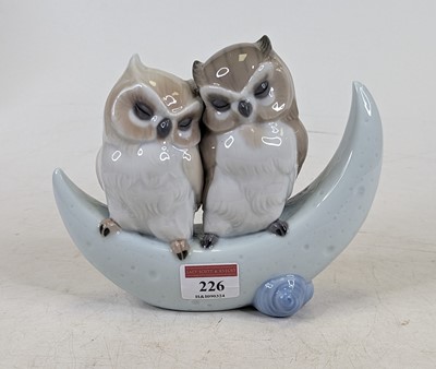 Lot 226 - A Nao porcelain model of owls, g.14.5cm