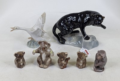 Lot 243 - A Beswick pottery model of a black panther,...