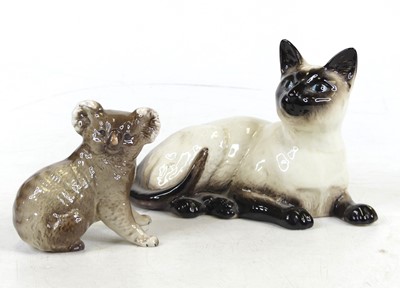 Lot 260 - A Beswick model of a Siamese cat, No. 1559,...