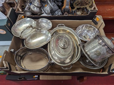 Lot 273 - A collection of silver plated items, to...