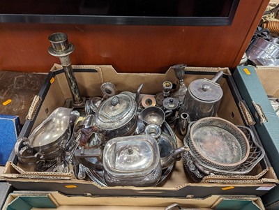 Lot 279 - A collection of silver plated items, to...