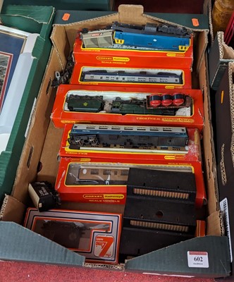 Lot 602 - A collection of 00 gauge model railway, to...