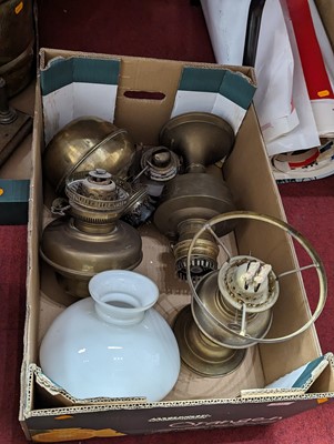 Lot 631 - A collection of oil lamp parts