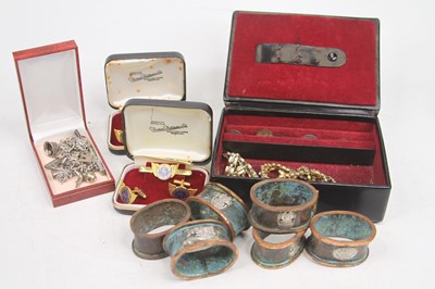 Lot 448 - A collection of items to include a set of six...