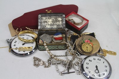 Lot 449 - A collection of mainly costume jewellery to...