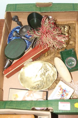 Lot 417 - A collection of miscellaneous items to include...