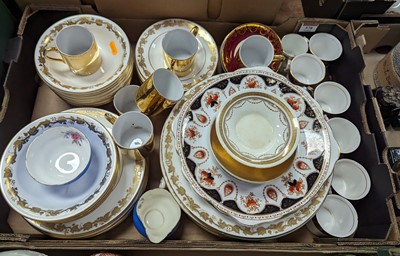 Lot 578 - A collection of mixed ceramics, to include...