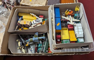 Lot 569 - A collection of diecast model vehicles, to...