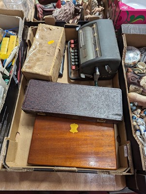 Lot 570 - Miscellaneous items to include a carving set...