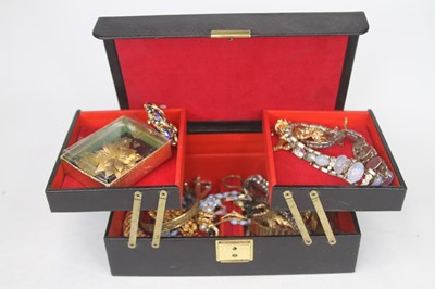 Lot 387 - A jewellery box and contents of assorted...