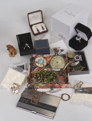 Lot 393 - A box of sundry costume jewellery, ring boxes,...