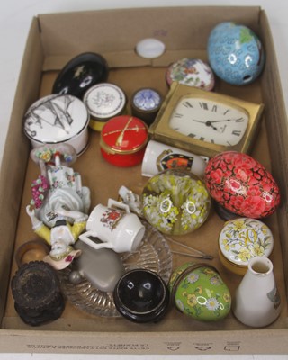 Lot 400 - Mixed lot to include modern enamel snuff boxes,...