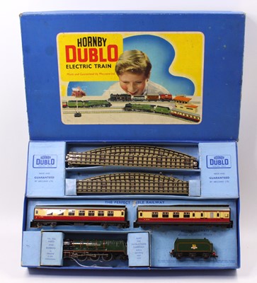 Lot 400 - EDP12 Hornby-Dublo 3-rail Passenger Train set...