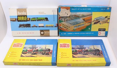 Lot 402 - Four empty Hornby-Dublo boxes: Set box for...