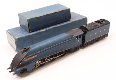 Lot 411 - EDL1 post-war Hornby-Dublo 3-rail loco &...