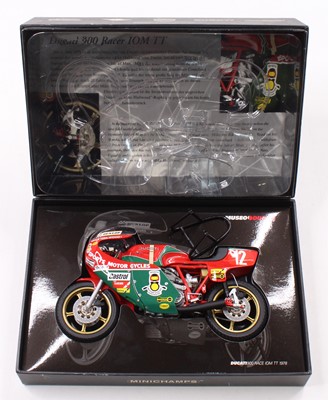 Lot 733 - Minichamps 1/12 Classic Bike series No.8...