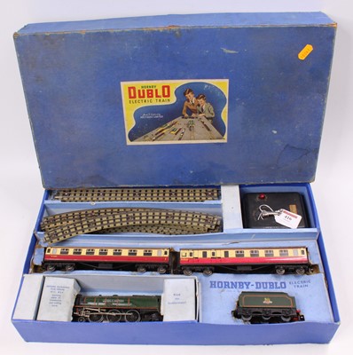 Lot 416 - Hornby-Dublo 3-rail passenger train set EDL12...