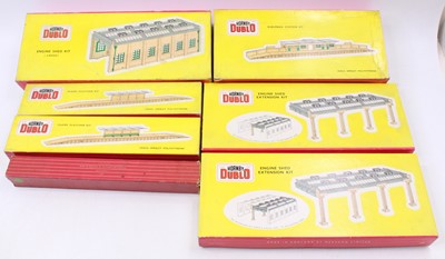 Lot 433 - Hornby-Dublo plastic kit buildings. All boxes...