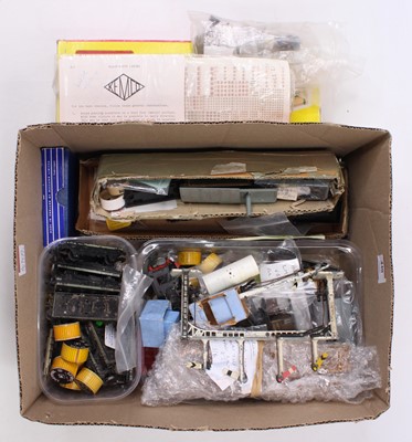 Lot 440 - Box of ’bits & pieces’ from a modellers...