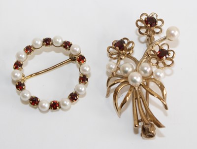 Lot 2701 - Two 9ct yellow gold, garnet and cultured pearl...