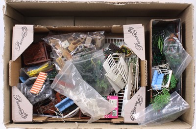 Lot 1670 - Tray containing a quantity of Britains floral...