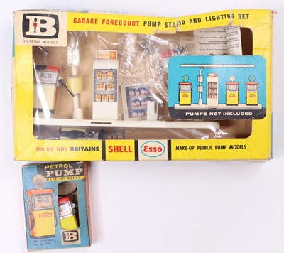 Lot 1727 - A Brtiains part complete No. 4260 Garage...