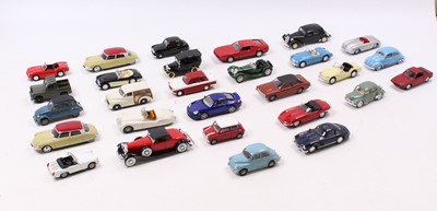 Lot 1246 - A tray of various 1/43 scale diecast vehicles...