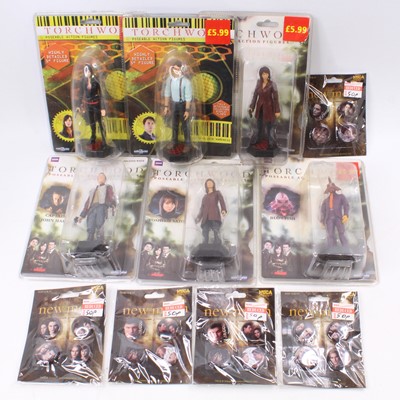 Lot 934 - A quantity of Torchwood posable action figures...