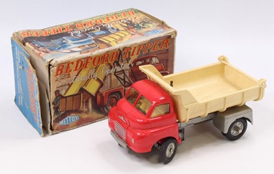 Lot 1947 - A battery operated forward and reverse drive...