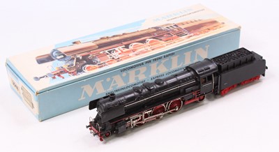 Lot 491 - 3048 Marklin HO scale 3-rail 4-6-2 loco & 8...