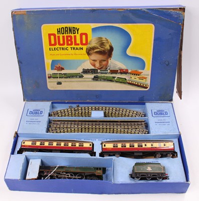 Lot 497 - A Hornby-Dublo boxed set. The lid is labelled...