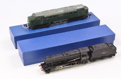 Lot 500 - Two Hornby-Dublo 2-rail locos: 2224 8F 2-8-0...