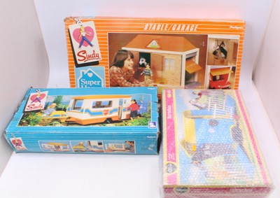 Lot 1887 - A collection of Sindy boxed accessories, to...