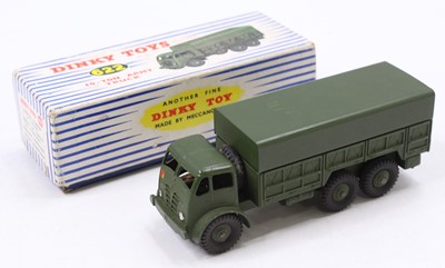 Lot 1375 - A Dinky Toys No. 622 Ten Ton Army Truck,...