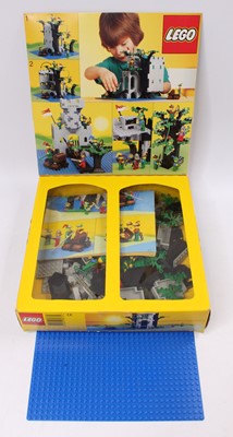 Lot 1805 - A Vintage Lego No. 6077 Forest Mens River...