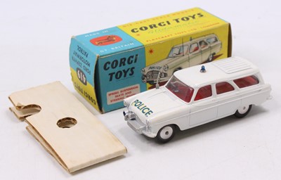 Lot 1138 - A Corgi Toys No. 419 Ford Zephyr Motorway...