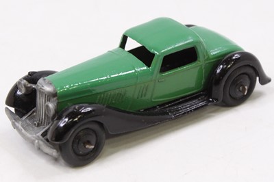 Lot 1304 - A Dinky Toys loose model of a 36b Bentley...