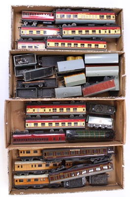 Lot 397A - A collection of various loose Hornby 00 and...