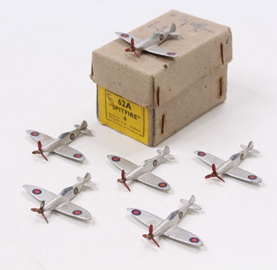 Lot 1368 - Dinky toys 62A set of six Spitfires all in...