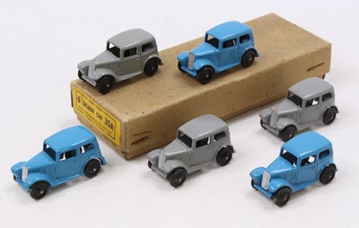 Lot 1402 - Dinky Toys, 35A Trade box containing 6 Saloon...