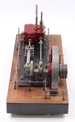Lot 18 - A very well-engineered live steam stationary...