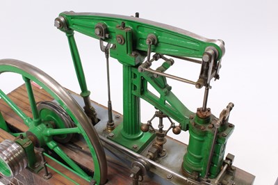 Lot 25 - A very well engineered live steam stationary...