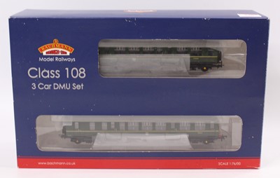 Lot 540 - Bachmann Branch-Line 32-911A class 108 three...