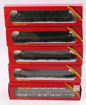 Lot 550 - Triang Hornby R157 Diesel 2-car set with four...